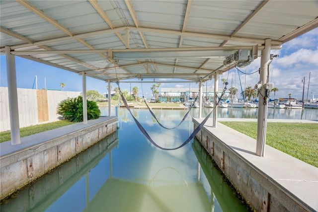 521 Woodhaven, Ingleside, TX 78362