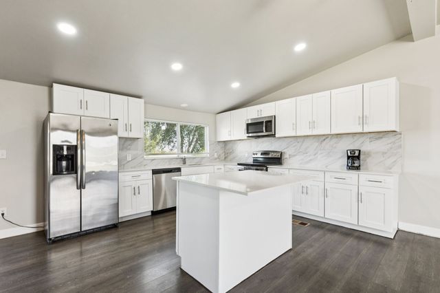 9358 Running Bear Road, Aubrey, TX 76227