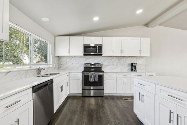 9358 Running Bear Road, Aubrey, TX 76227