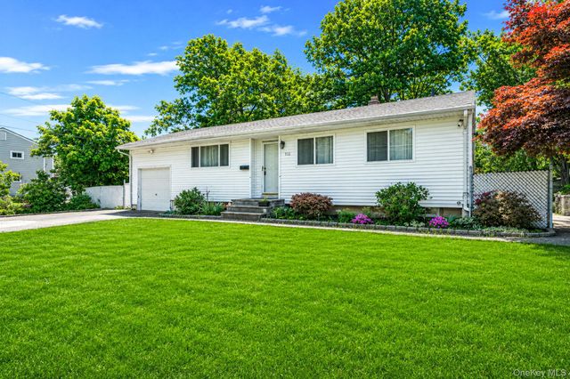 332 Delaware Avenue, Bay Shore, NY 11706