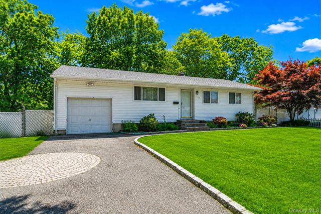 332 Delaware Avenue, Bay Shore, NY 11706