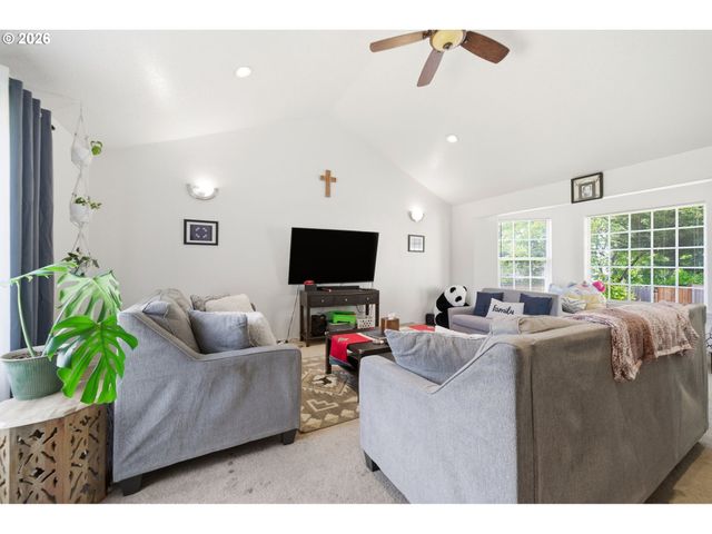 15278 Se VIEW MEADOWS Ln, Milwaukie, OR 97267