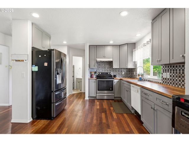 15278 Se VIEW MEADOWS Ln, Milwaukie, OR 97267