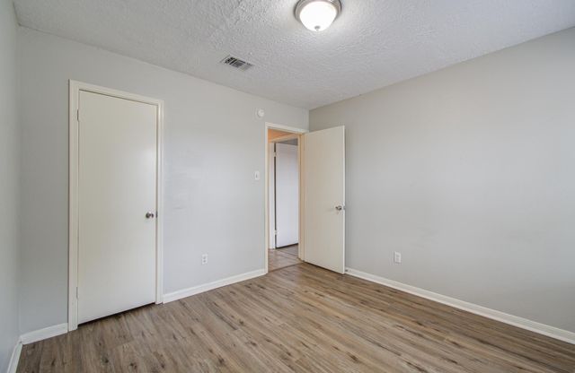 2046 Lexington Woods Drive, Spring, TX 77373