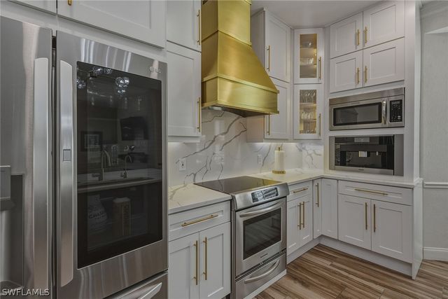 3420 Bedford CT, Naples, FL 34112