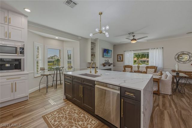 3420 Bedford CT, Naples, FL 34112