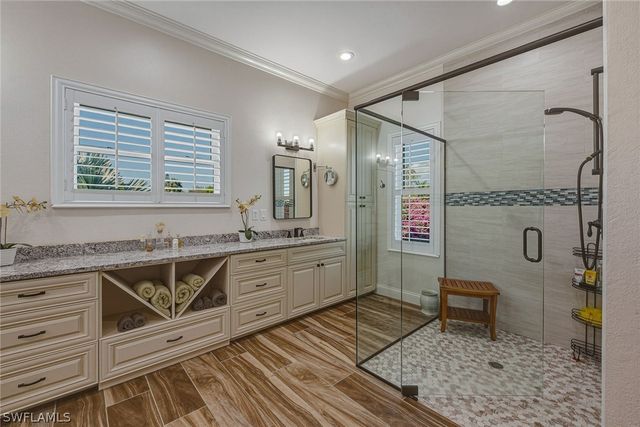 3420 Bedford CT, Naples, FL 34112