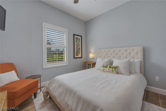 3420 Bedford CT, Naples, FL 34112