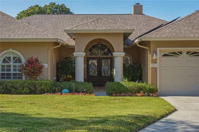 3420 Bedford CT, Naples, FL 34112