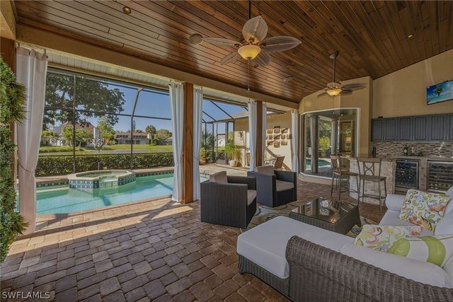 3420 Bedford CT, Naples, FL 34112