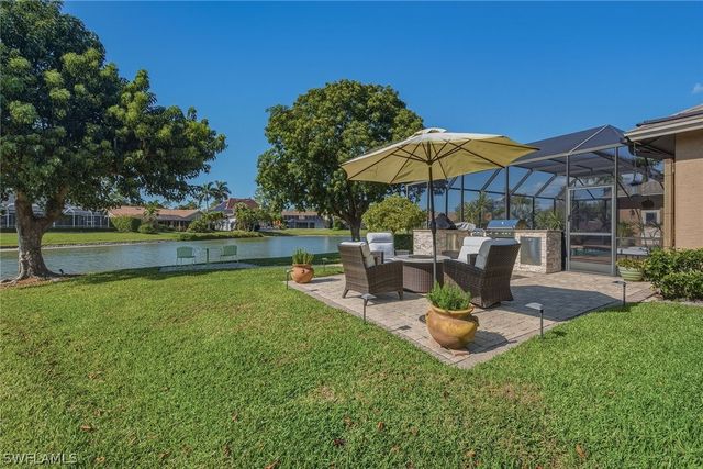 3420 Bedford CT, Naples, FL 34112