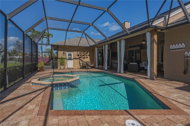 3420 Bedford CT, Naples, FL 34112