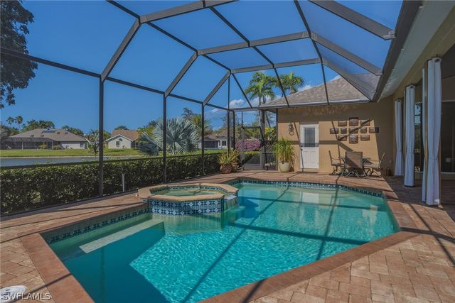 3420 Bedford CT, Naples, FL 34112