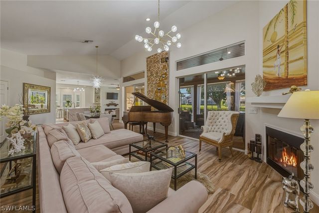 3420 Bedford CT, Naples, FL 34112