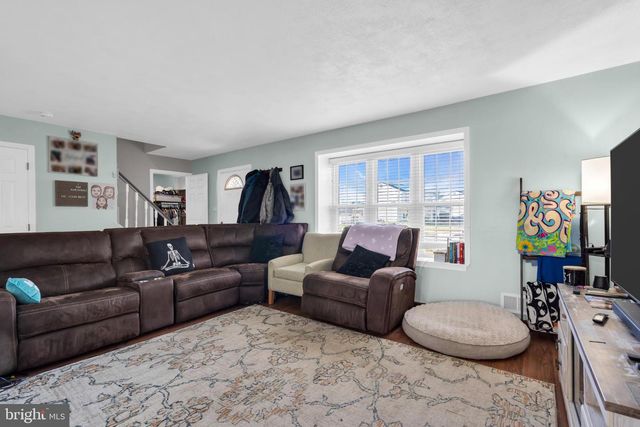 9 HONEY LOCUST LN, Mount Holly, NJ 08060