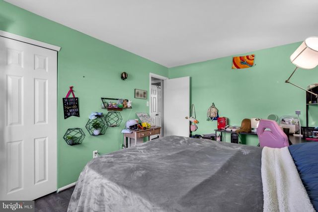 9 HONEY LOCUST LN, Mount Holly, NJ 08060