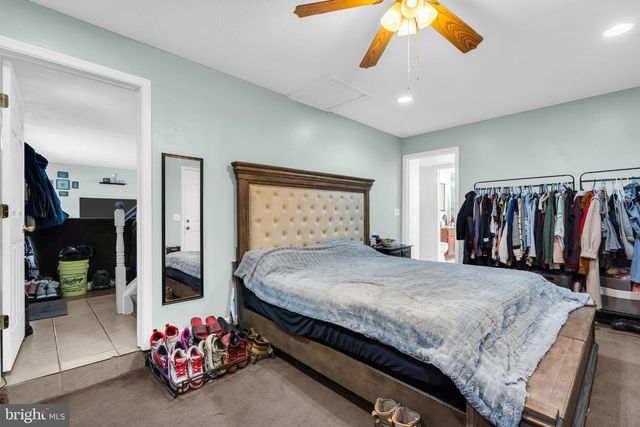 9 HONEY LOCUST LN, Mount Holly, NJ 08060