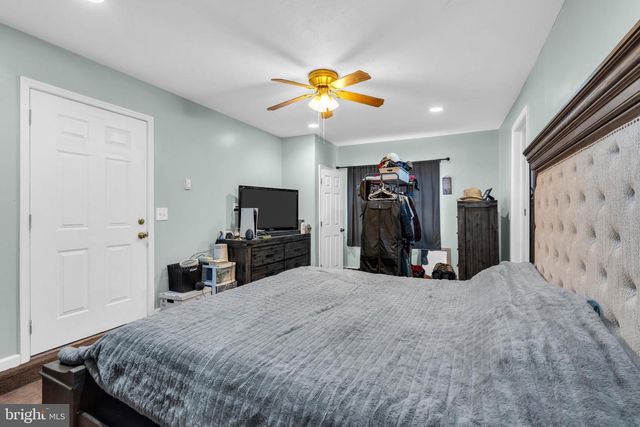 9 HONEY LOCUST LN, Mount Holly, NJ 08060