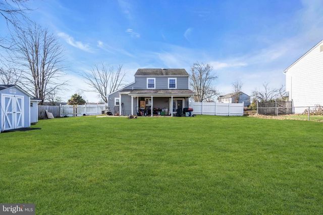 9 HONEY LOCUST LN, Mount Holly, NJ 08060