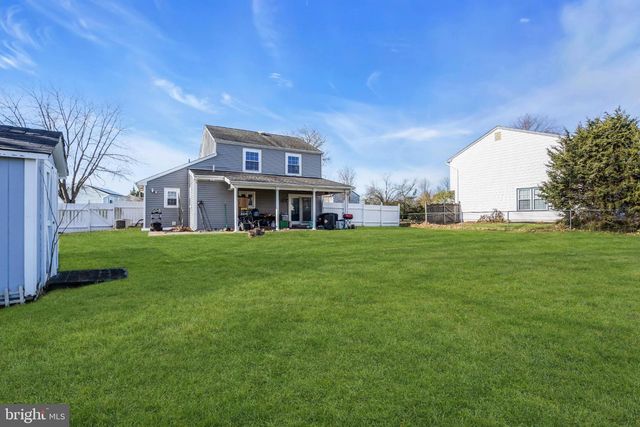 9 HONEY LOCUST LN, Mount Holly, NJ 08060