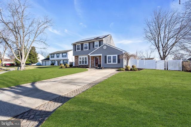 9 HONEY LOCUST LN, Mount Holly, NJ 08060