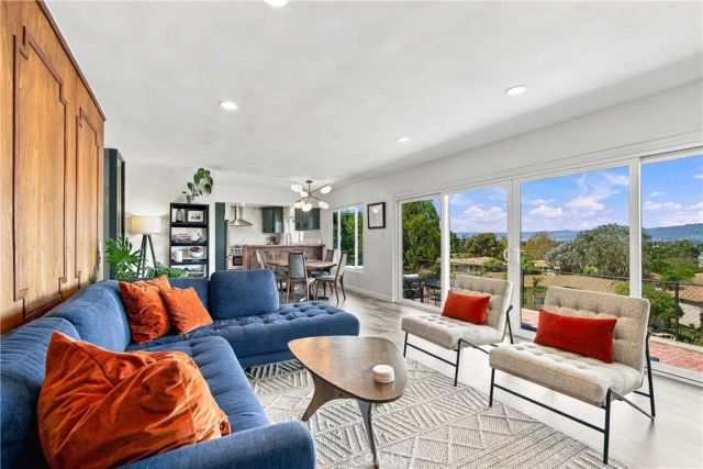 4229 Don Diablo, Los Angeles, CA 90008