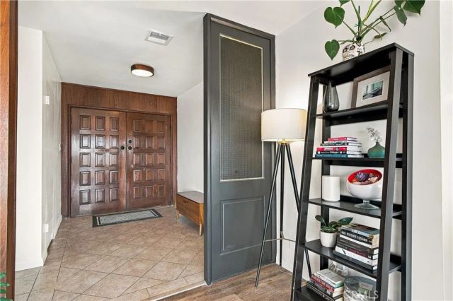 4229 Don Diablo, Los Angeles, CA 90008
