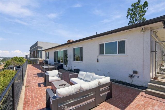 4229 Don Diablo, Los Angeles, CA 90008