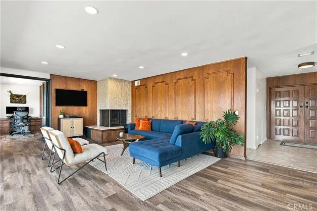4229 Don Diablo, Los Angeles, CA 90008