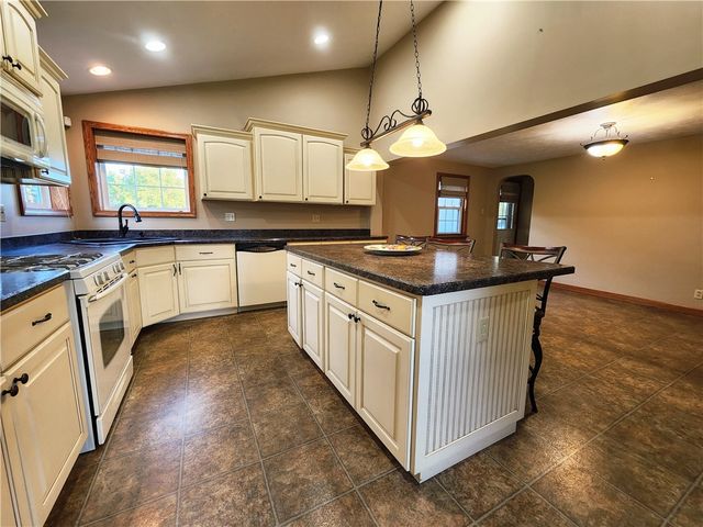 289 Scotland Ln, Union Twp, PA 16101