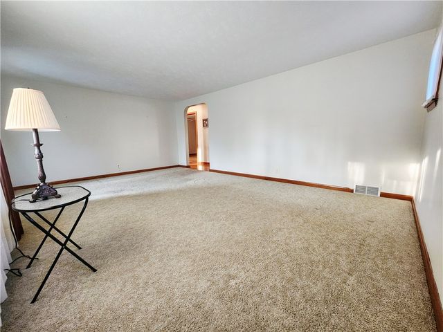 289 Scotland Ln, Union Twp, PA 16101