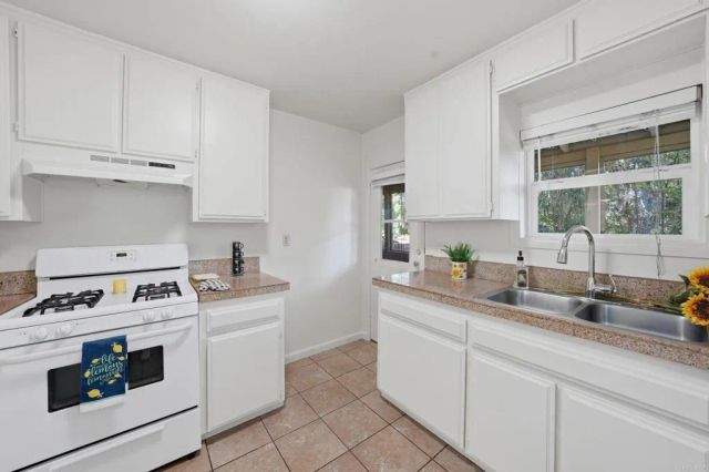 3211 Menlo Avenue, San Diego, CA 92105