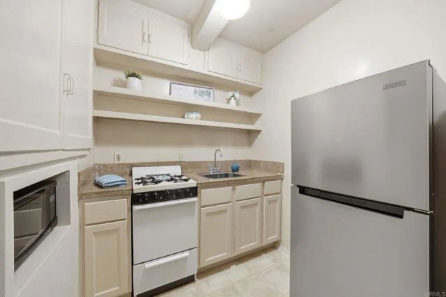3211 Menlo Avenue, San Diego, CA 92105