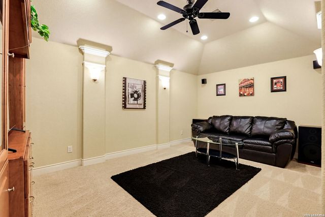 8931 Cimarron Rte, San Antonio, TX 78255