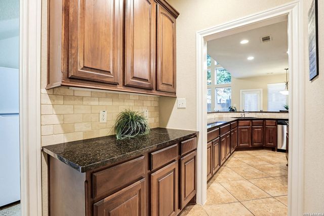 8931 Cimarron Rte, San Antonio, TX 78255