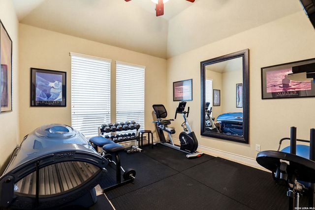 8931 Cimarron Rte, San Antonio, TX 78255