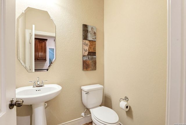 8931 Cimarron Rte, San Antonio, TX 78255