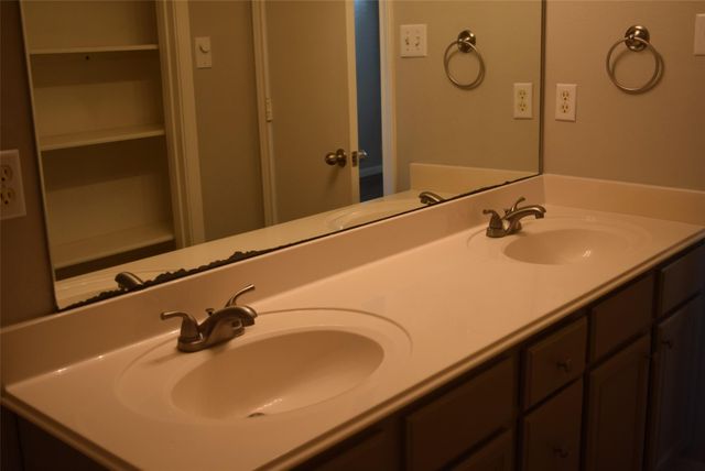 18130 Beaverdell Drive, Tomball, TX 77377