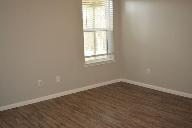 18130 Beaverdell Drive, Tomball, TX 77377