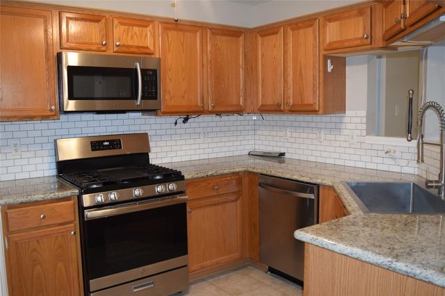 18130 Beaverdell Drive, Tomball, TX 77377