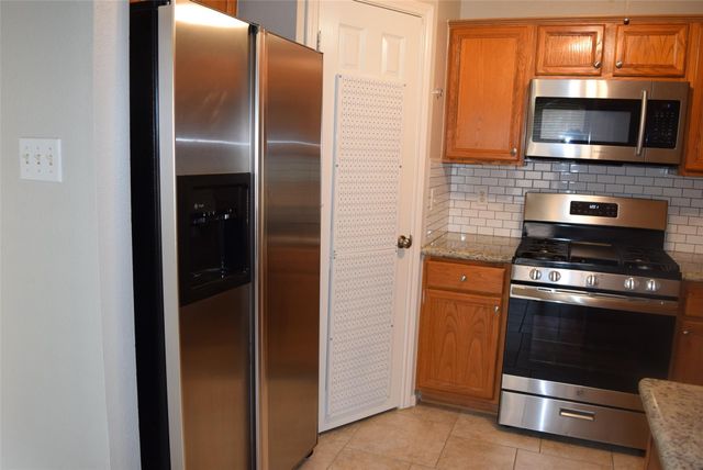 18130 Beaverdell Drive, Tomball, TX 77377