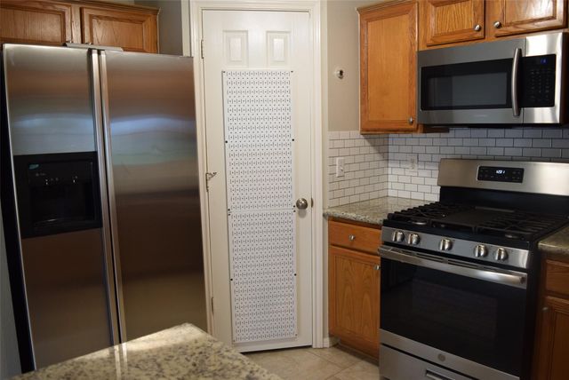 18130 Beaverdell Drive, Tomball, TX 77377
