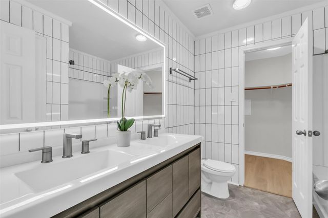 9731 Wake Bridge Drive, Frisco, TX 75035