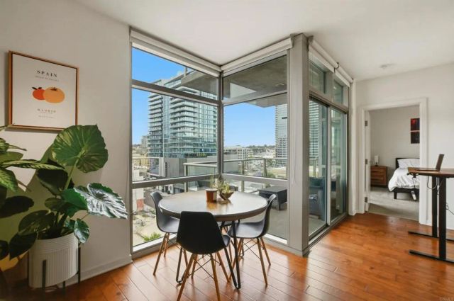 800 The Mark Lane 1002, San Diego, CA 92101