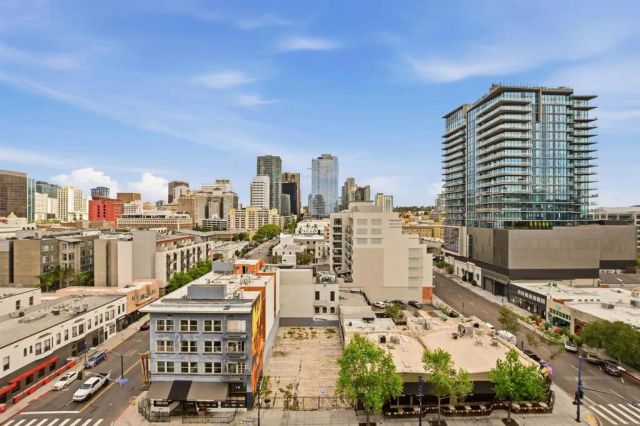 800 The Mark Lane 1002, San Diego, CA 92101