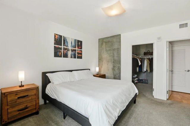 800 The Mark Lane 1002, San Diego, CA 92101