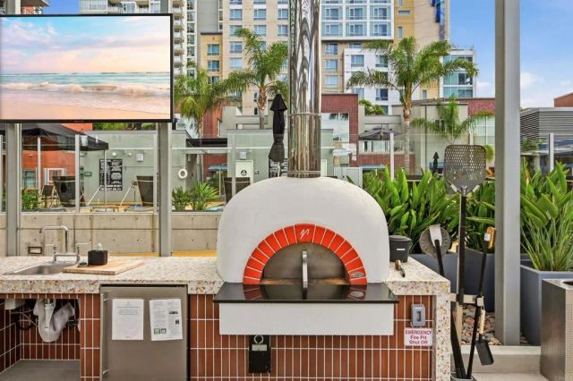 800 The Mark Lane 1002, San Diego, CA 92101