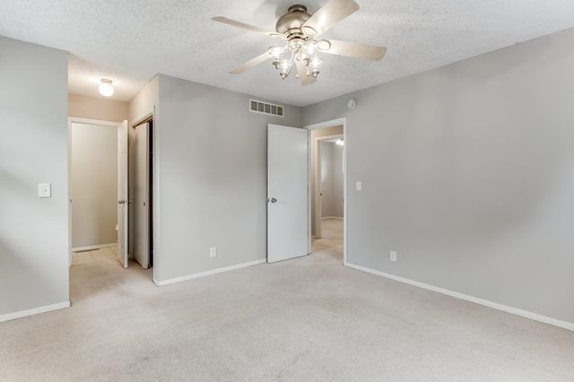 3013 W Hadden Ave, Wichita, KS 67217