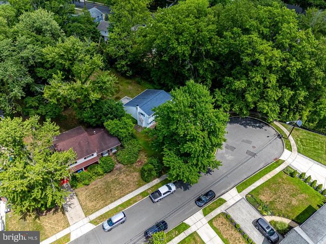317 BROOKMEAD DR, Cherry Hill, NJ 08034