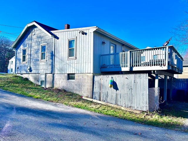 127 Beach Rd, Salisbury, MA 01952